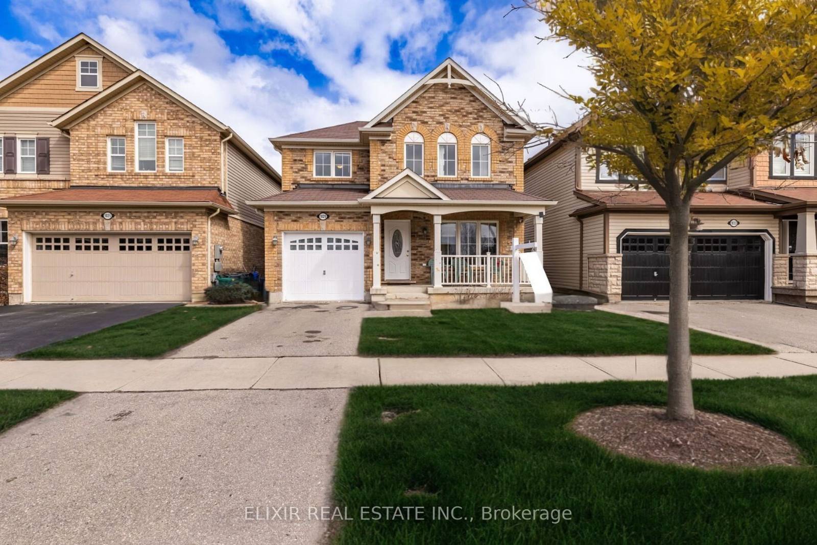 1029 Farmstead Dr — photo 1 of 33