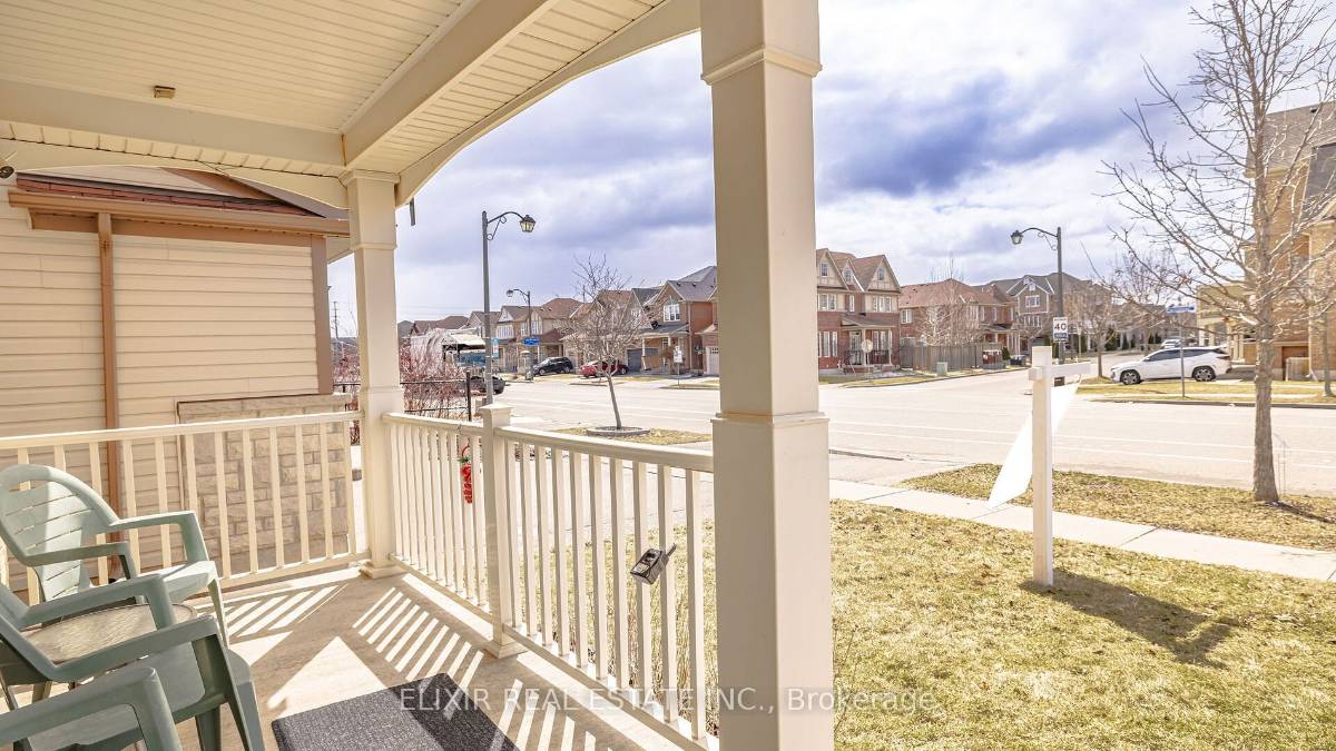 1029 Farmstead Dr — photo 6 of 33