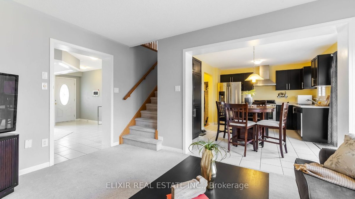 1029 Farmstead Dr — photo 12 of 33