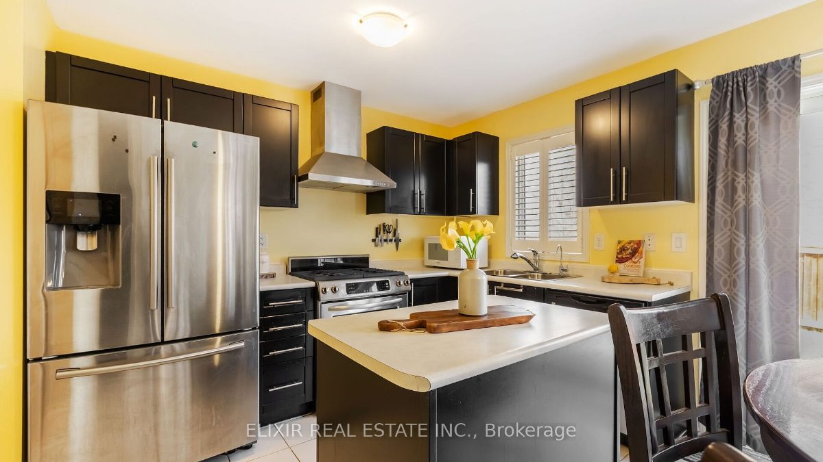 1029 Farmstead Dr — photo 15 of 33
