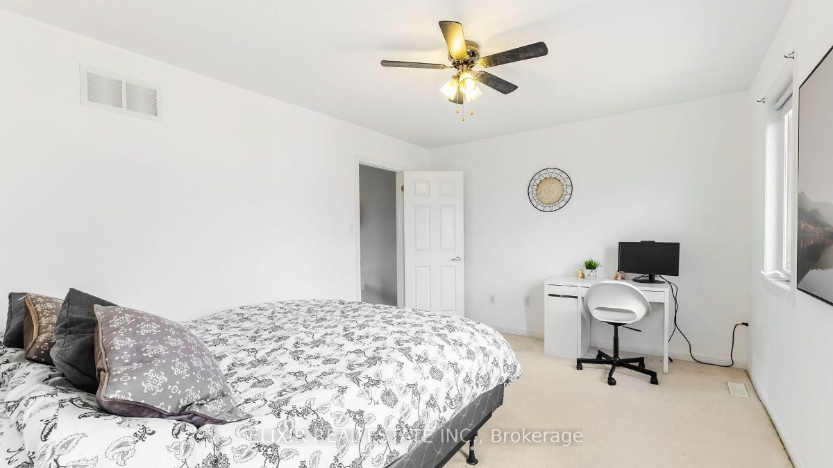 1029 Farmstead Dr — photo 21 of 33
