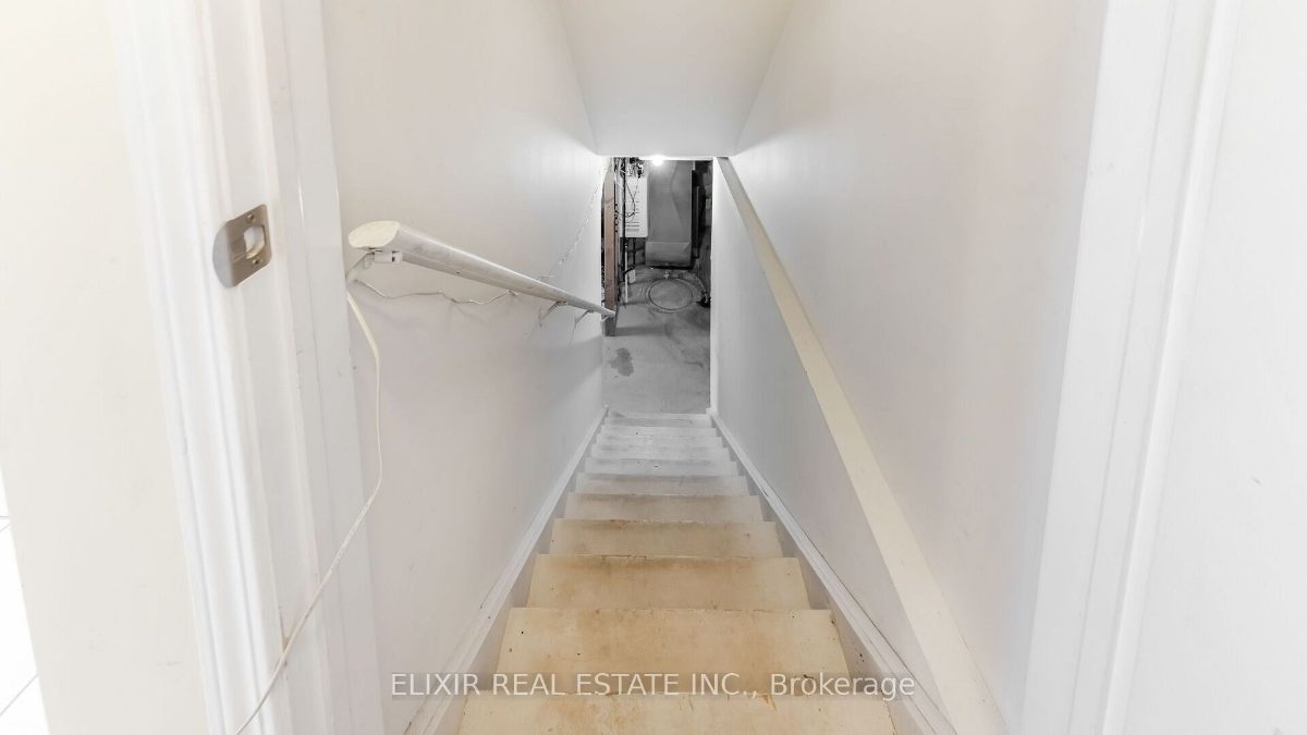 1029 Farmstead Dr — photo 29 of 33