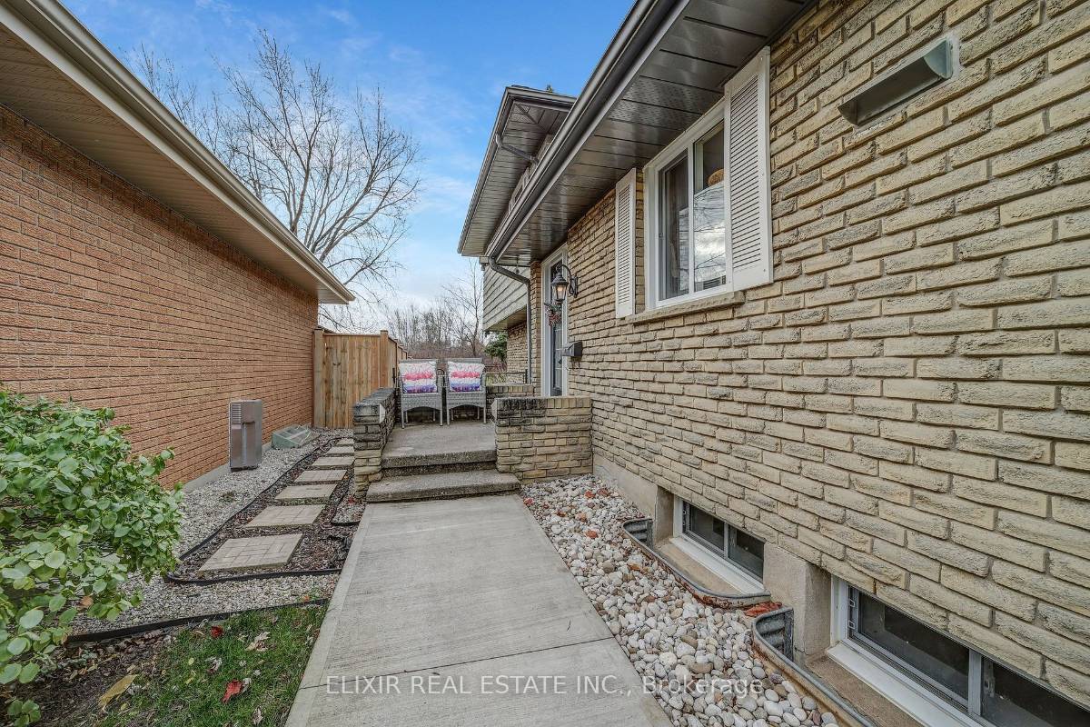53 Winding Way — photo 2 of 38
