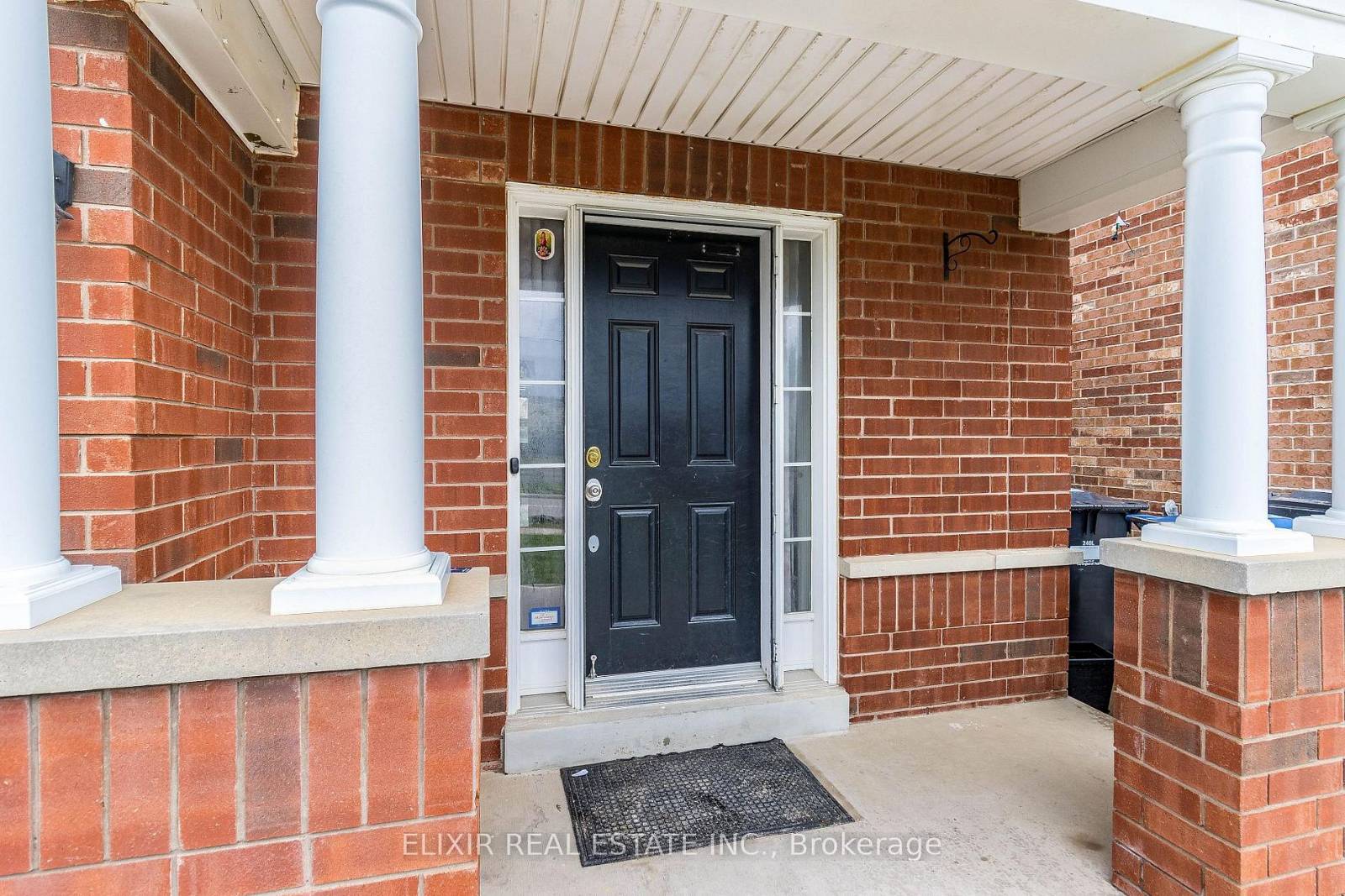 61 Bushmill Circ — photo 2 of 25