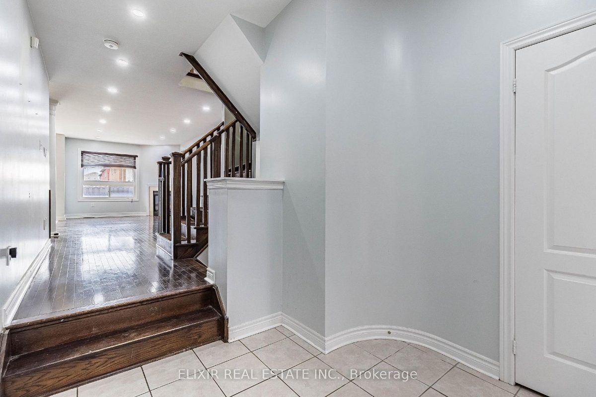 61 Bushmill Circ — photo 5 of 25